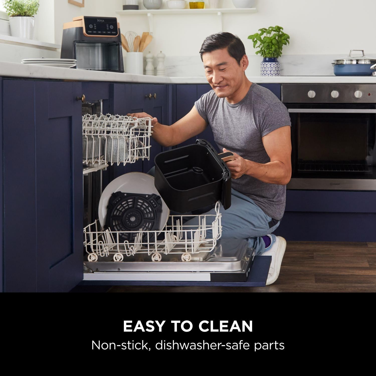 Ninja Air Fryer MAX PRO, 6.2L, Uses No Oil, Large Square Single Drawer, Roast, Bake, Air Fry, Family Size, Non-Stick, Dishwasher Safe Basket & Crisper Plate, Silicone Tongs, Black & Copper, AF180UKCP
