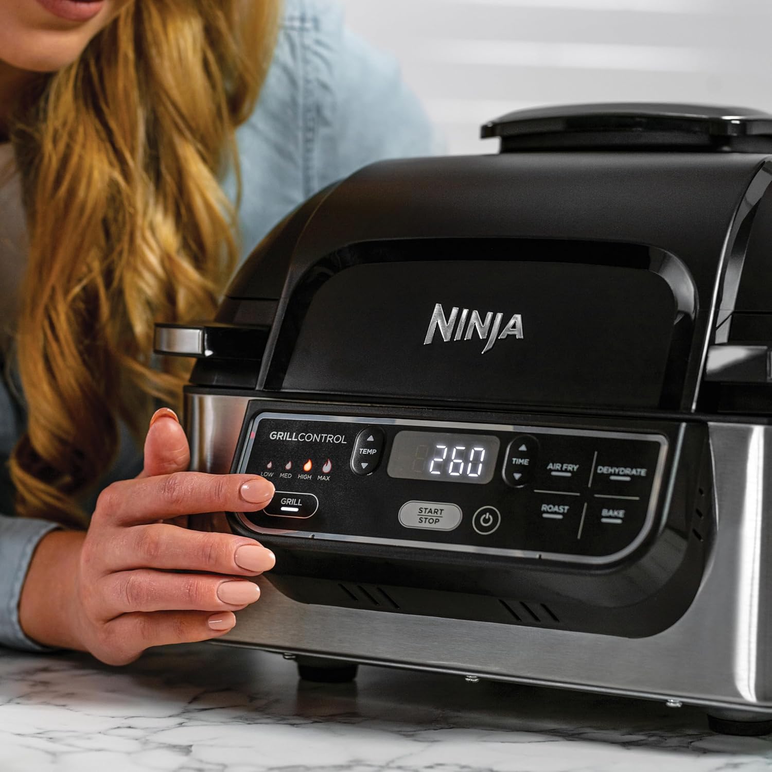 Ninja Foodi Health Grill & Air Fryer 5.7L with Cyclonic Air Technology, 5-in-1, Air Fry, Grill, Bake, Roast, Dehydrate, Dishwasher Safe Parts, Cleaning Brush, Black/Silver AG301UK