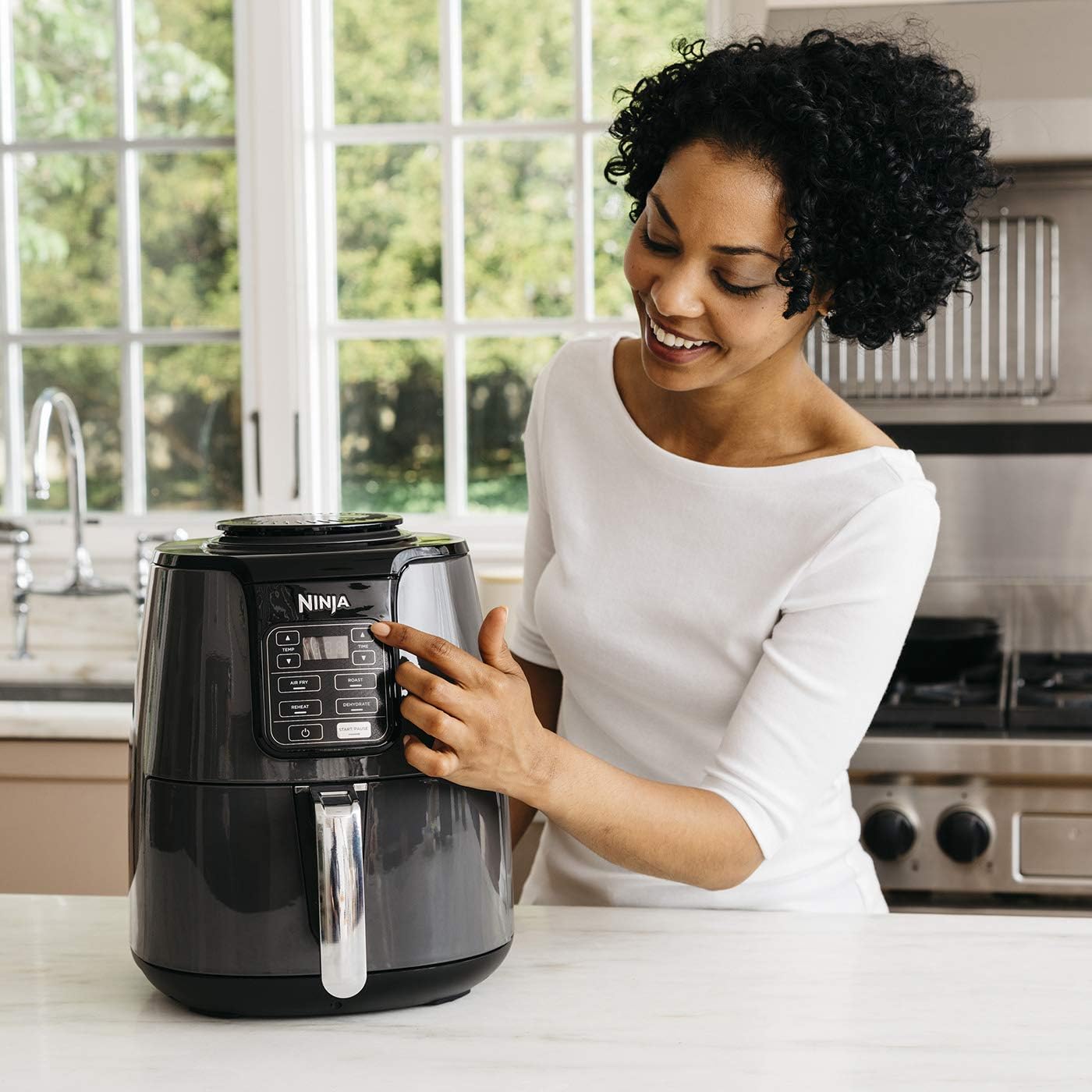 Ninja Air Fryer [AF100EU] 4 Cooking Modes, Air Fry, Roaster, Reheating, Dehydrating, Non-Stick Ceramic, 3.8 L, 1550W, Grey/Black